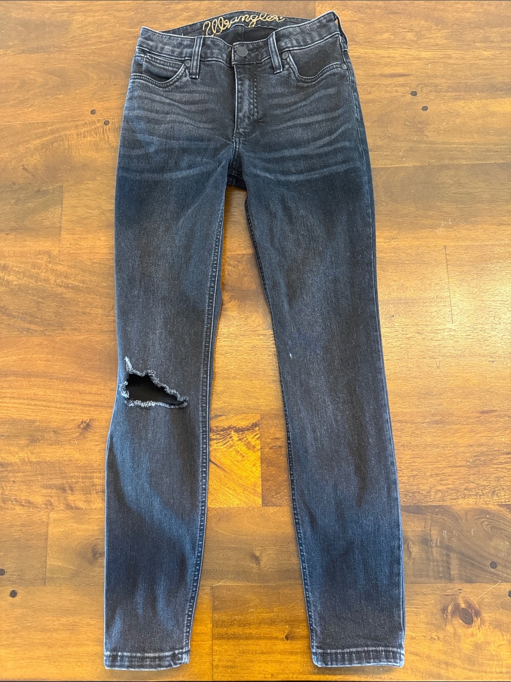 Wrangler high rise Women's Black Skinny Jeans with Distressed Knee